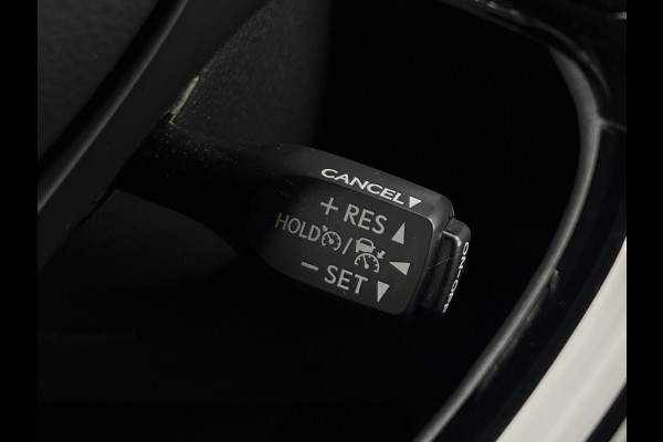 Toyota C-HR 2.0 Hybrid Bi-Tone | CarPlay | Camera | ACC | LED | DAB+ | Keyless | 18 inch