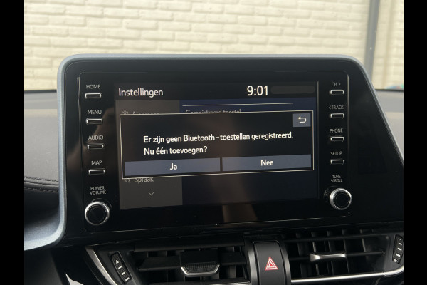 Toyota C-HR 2.0 Hybrid Bi-Tone | CarPlay | Camera | ACC | LED | DAB+ | Keyless | 18 inch