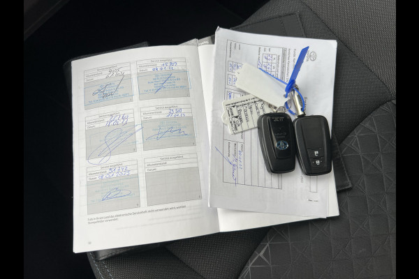 Toyota C-HR 2.0 Hybrid Bi-Tone | CarPlay | Camera | ACC | LED | DAB+ | Keyless | 18 inch