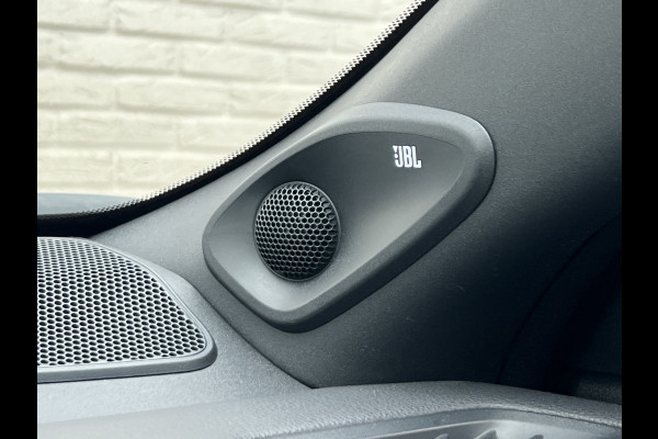 Toyota Yaris 1.5 Hybrid Executive | Pano | JBL Audio | HUD | Camera | Carplay