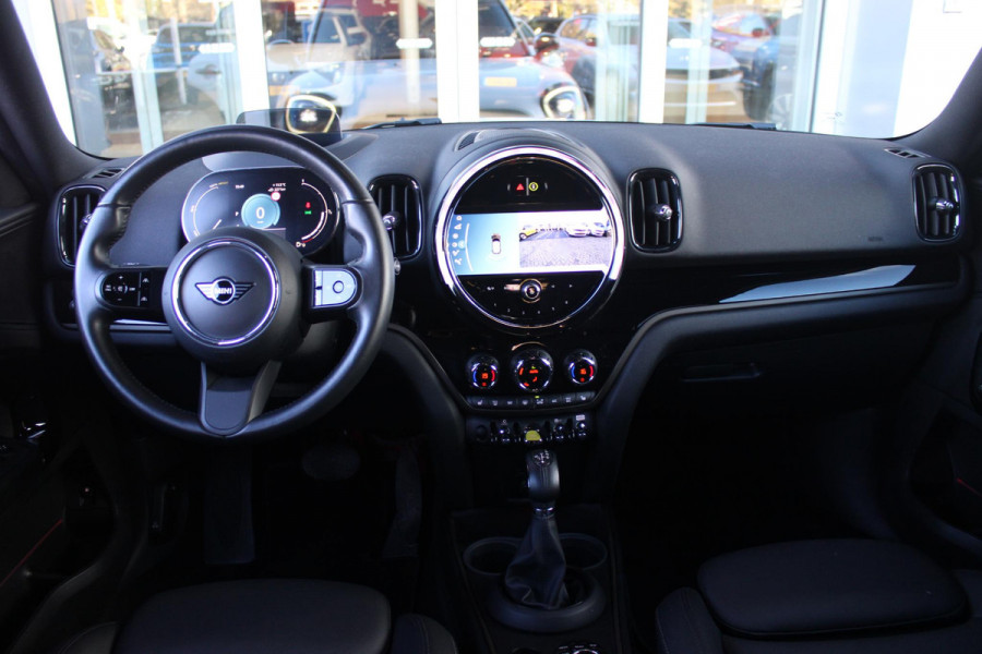 MINI Countryman 2.0 Cooper S E 220PK ALL4 CHILI | UNION JACK ACHTERLICHTEN | LEDEREN BEKLEDING | ELEKTRISCH BEDIENBARE VOORSTOELEN MET GEHEUGENFUNSCTIE OP DE BESTUURDERSSTOEL | STOEL/VOORRUIT VERWARMING | FULL LED KOPLAMPEN | DRAADLOZE APPLE CARPLAY/ANDROID AUTO | DRAADLOZE TELEFOONLADER | NAVIGATIE | EXTRA GETINTE ACHTERRUITEN | ZWART DAK | 18" LICHTMETALEN VELGEN BLACK 10 SPAAKS | ACHTERUITRIJ CAMERA | PARKEERSENSOREN VOOR EN ACHTER | CLIMATE CONTROL | KEYLESS ENTRY/START | HUD (HEAD UP DISPLAY) | ADAPTIVE CRUISE CONTROL | DAB+ RADIO | DONKERE HEMEL BEKLEDING |