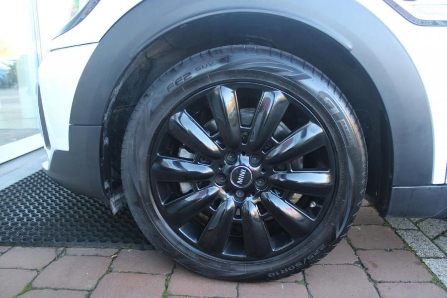 MINI Countryman 2.0 Cooper S E 220PK ALL4 CHILI | UNION JACK ACHTERLICHTEN | LEDEREN BEKLEDING | ELEKTRISCH BEDIENBARE VOORSTOELEN MET GEHEUGENFUNSCTIE OP DE BESTUURDERSSTOEL | STOEL/VOORRUIT VERWARMING | FULL LED KOPLAMPEN | DRAADLOZE APPLE CARPLAY/ANDROID AUTO | DRAADLOZE TELEFOONLADER | NAVIGATIE | EXTRA GETINTE ACHTERRUITEN | ZWART DAK | 18" LICHTMETALEN VELGEN BLACK 10 SPAAKS | ACHTERUITRIJ CAMERA | PARKEERSENSOREN VOOR EN ACHTER | CLIMATE CONTROL | KEYLESS ENTRY/START | HUD (HEAD UP DISPLAY) | ADAPTIVE CRUISE CONTROL | DAB+ RADIO | DONKERE HEMEL BEKLEDING |