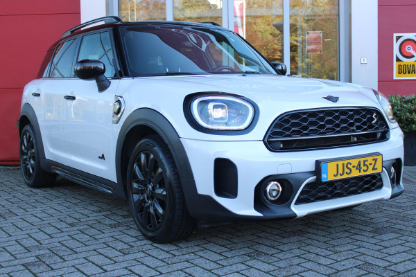 MINI Countryman 2.0 Cooper S E 220PK ALL4 CHILI | UNION JACK ACHTERLICHTEN | LEDEREN BEKLEDING | ELEKTRISCH BEDIENBARE VOORSTOELEN MET GEHEUGENFUNSCTIE OP DE BESTUURDERSSTOEL | STOEL/VOORRUIT VERWARMING | FULL LED KOPLAMPEN | DRAADLOZE APPLE CARPLAY/ANDROID AUTO | DRAADLOZE TELEFOONLADER | NAVIGATIE | EXTRA GETINTE ACHTERRUITEN | ZWART DAK | 18" LICHTMETALEN VELGEN BLACK 10 SPAAKS | ACHTERUITRIJ CAMERA | PARKEERSENSOREN VOOR EN ACHTER | CLIMATE CONTROL | KEYLESS ENTRY/START | HUD (HEAD UP DISPLAY) | ADAPTIVE CRUISE CONTROL | DAB+ RADIO | DONKERE HEMEL BEKLEDING |
