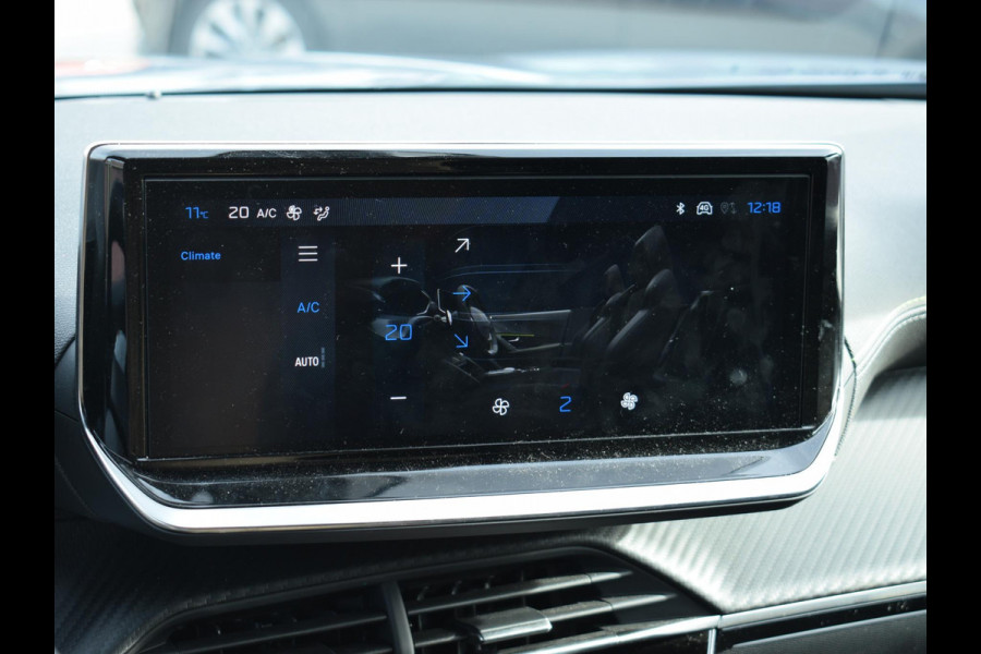 Peugeot 2008 1.2 Hybrid 136 GT ACHTERUITRIJCAMERA MET SENSOREN | NAVI & CARPAY | E.C.C. |