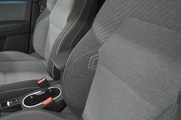 Renault Captur TCe 90 Techno | Nieuw Model | Camera | Navigatie | Apple Carplay | Pack Full Screen | 18 Inch Lichtmetalen Velgen