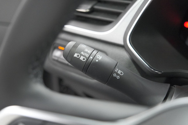 Renault Captur TCe 90 Techno | Nieuw Model | Camera | Navigatie | Apple Carplay | Pack Full Screen | 18 Inch Lichtmetalen Velgen