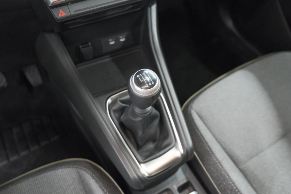 Renault Captur TCe 90 Techno | Nieuw Model | Camera | Navigatie | Apple Carplay | Pack Full Screen | 18 Inch Lichtmetalen Velgen