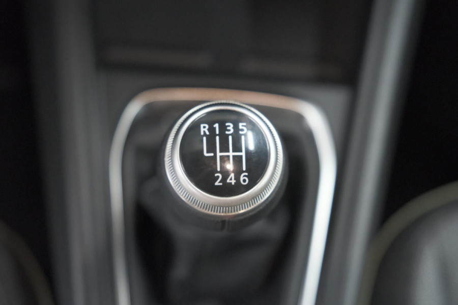 Renault Captur TCe 90 Techno | Nieuw Model | Camera | Navigatie | Apple Carplay | Pack Full Screen | 18 Inch Lichtmetalen Velgen