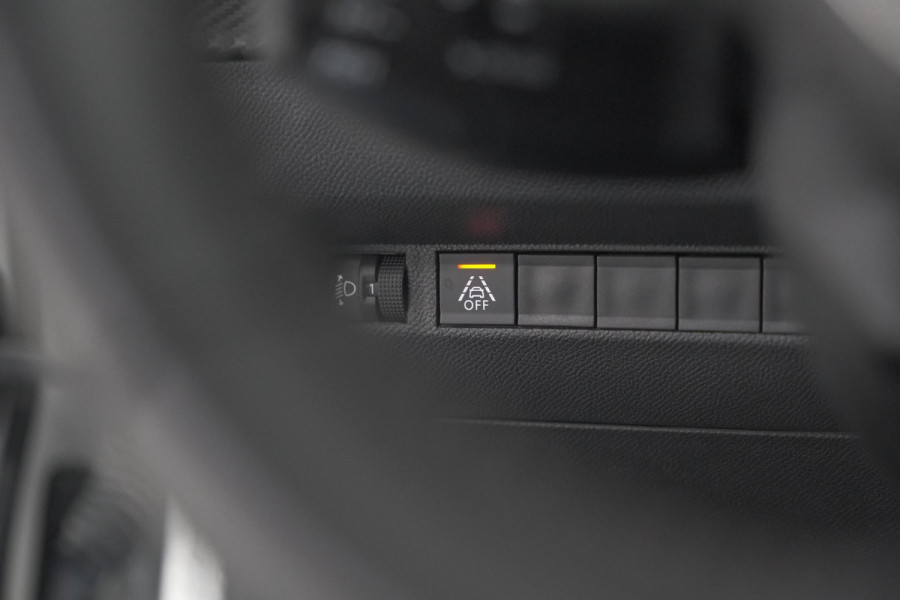 Peugeot 2008 PureTech 102 Allure Pack | Allseason Banden | Parkeersensoren | Apple Carplay