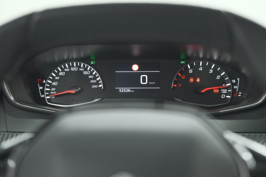 Peugeot 2008 PureTech 102 Allure Pack | Allseason Banden | Parkeersensoren | Apple Carplay