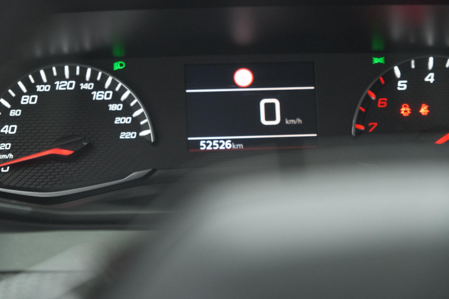 Peugeot 2008 PureTech 102 Allure Pack | Allseason Banden | Parkeersensoren | Apple Carplay