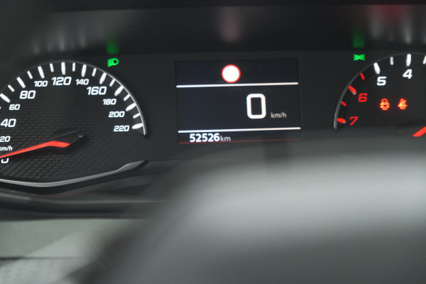 Peugeot 2008 PureTech 102 Allure Pack | Allseason Banden | Parkeersensoren | Apple Carplay