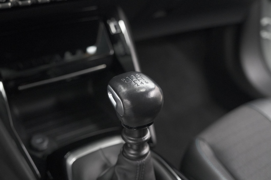 Peugeot 2008 PureTech 102 Allure Pack | Allseason Banden | Parkeersensoren | Apple Carplay