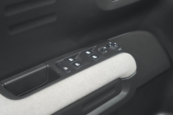 Citroën C3 Aircross PureTech 130 EAT6 S&S Shine | Trekhaak | Camera | Panoramadak | Dodehoekdetectie | Stoelverwarming | HIFI audio systeem