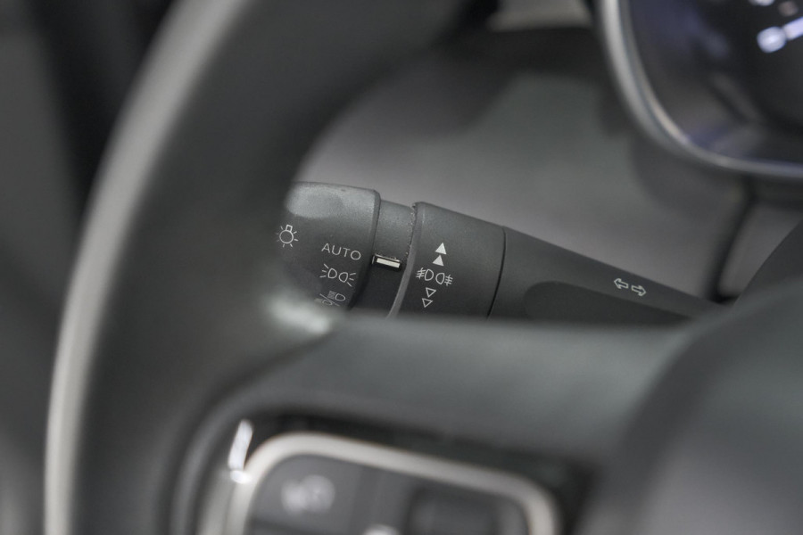 Citroën C3 Aircross PureTech 130 EAT6 S&S Shine | Trekhaak | Camera | Panoramadak | Dodehoekdetectie | Stoelverwarming | HIFI audio systeem