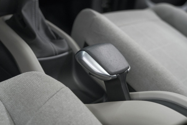 Citroën C3 Aircross PureTech 130 EAT6 S&S Shine | Trekhaak | Camera | Panoramadak | Dodehoekdetectie | Stoelverwarming | HIFI audio systeem