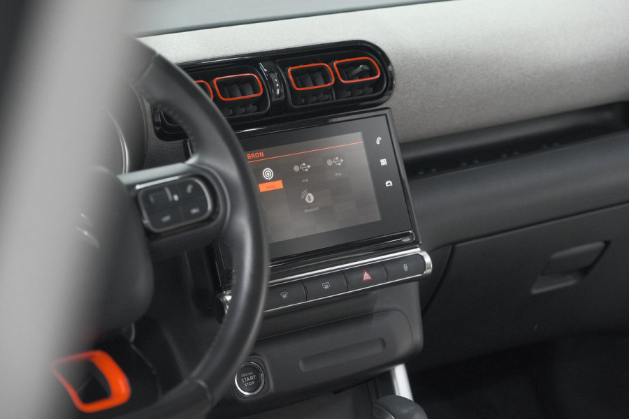 Citroën C3 Aircross PureTech 130 EAT6 S&S Shine | Trekhaak | Camera | Panoramadak | Dodehoekdetectie | Stoelverwarming | HIFI audio systeem