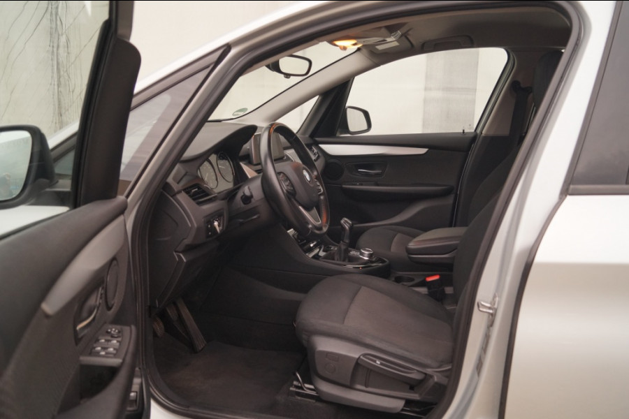 BMW 2 Serie Active Tourer 216i Executive Edition -NAVI-ECC-PDC-TREKHAAK-