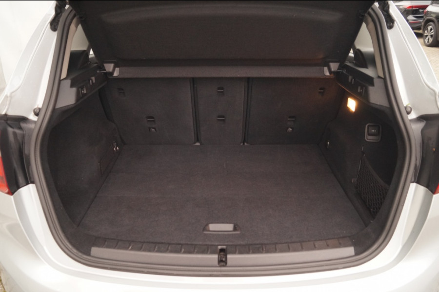 BMW 2 Serie Active Tourer 216i Executive Edition -NAVI-ECC-PDC-TREKHAAK-