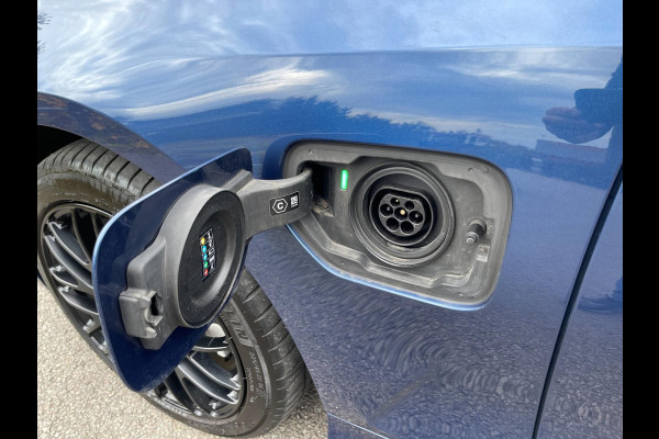BMW 3 Serie Touring 330e PLUG&HYBRID HEAD-UP SPORTLINE -SHADOW CAMERA LEER NAVI LED-XENON