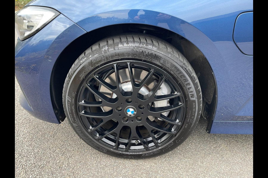 BMW 3 Serie Touring 330e PLUG&HYBRID HEAD-UP SPORTLINE -SHADOW CAMERA LEER NAVI LED-XENON