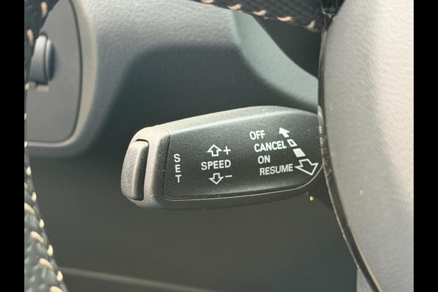 Audi Q3 1.4 TFSI 3x S-Line LED Pano Camera Trekhaak Keyless