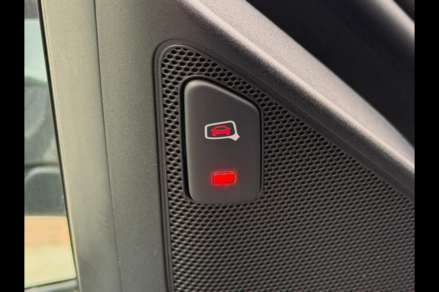 Audi Q3 1.4 TFSI 3x S-Line LED Pano Camera Trekhaak Keyless