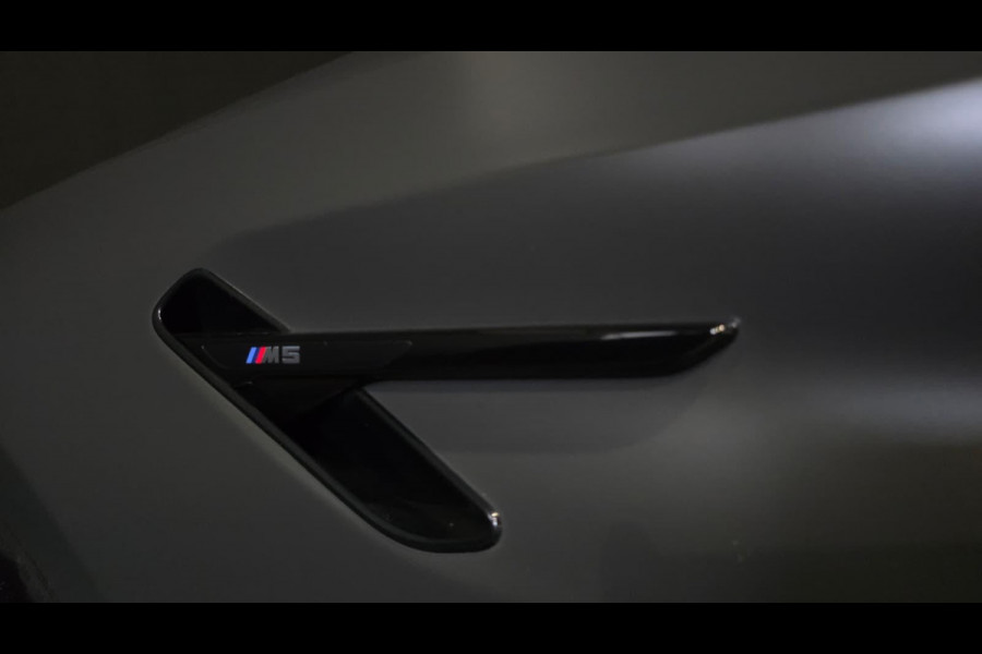 BMW 5 Serie M5 Competition 35 Jahre 1/350 | Keramisch | B&W | 360 Camera | Hud