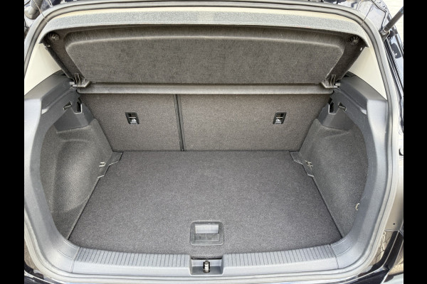 Volkswagen T-Cross 1.0 TSI Style | CarPlay | ACC | LED | DAB+ | Keyless | 18 inch