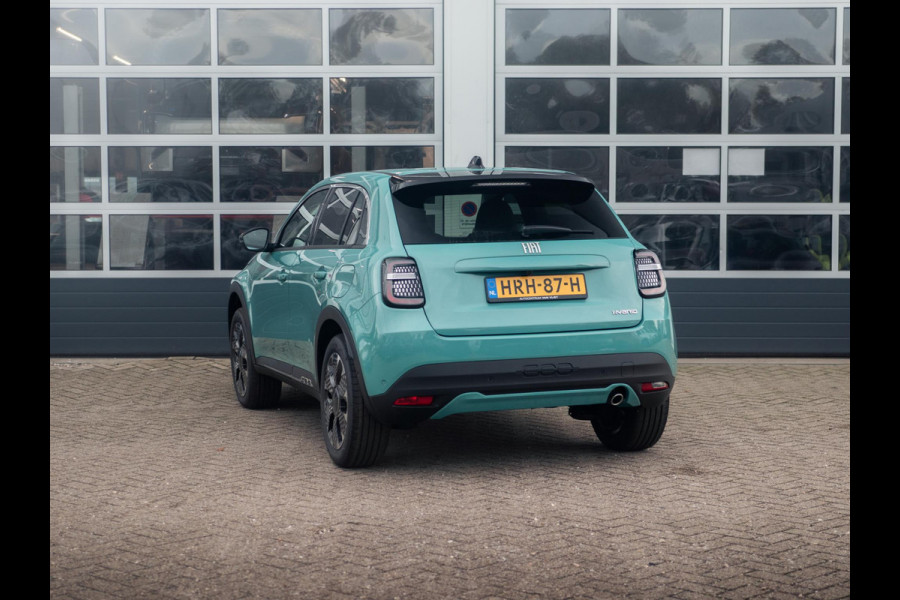 Fiat 600 1.2 Hybrid La Prima | Clima | Adapt. Cruise | Camera | BSM | 18" | Stoelverwarming | Apple Carplay | Elektr. A-Klep