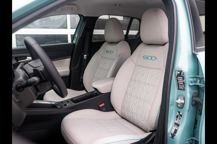 Fiat 600 1.2 Hybrid La Prima | Clima | Adapt. Cruise | Camera | BSM | 18" | Stoelverwarming | Apple Carplay | Elektr. A-Klep