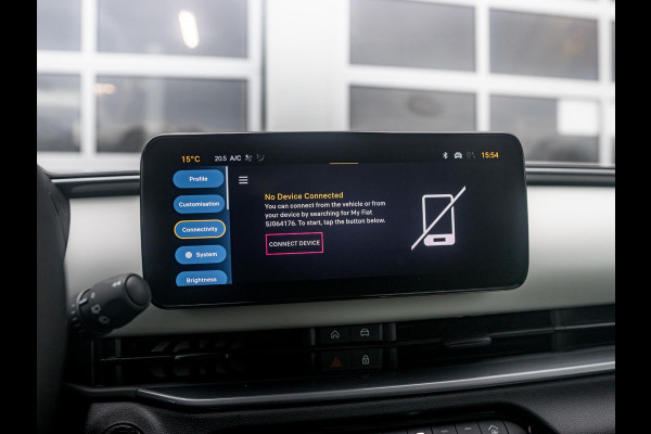 Fiat 600 1.2 Hybrid La Prima | Clima | Adapt. Cruise | Camera | BSM | 18" | Stoelverwarming | Apple Carplay | Elektr. A-Klep