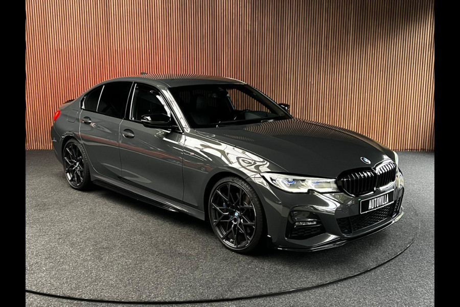 BMW 3-serie 320i M-sport Head Up Leer Navi PDC Virtual 20'' LM velgen Climate voor en achter Matrix