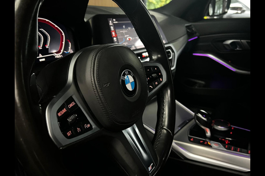 BMW 3-serie 320i M-sport Head Up Leer Navi PDC Virtual 20'' LM velgen Climate voor en achter Matrix