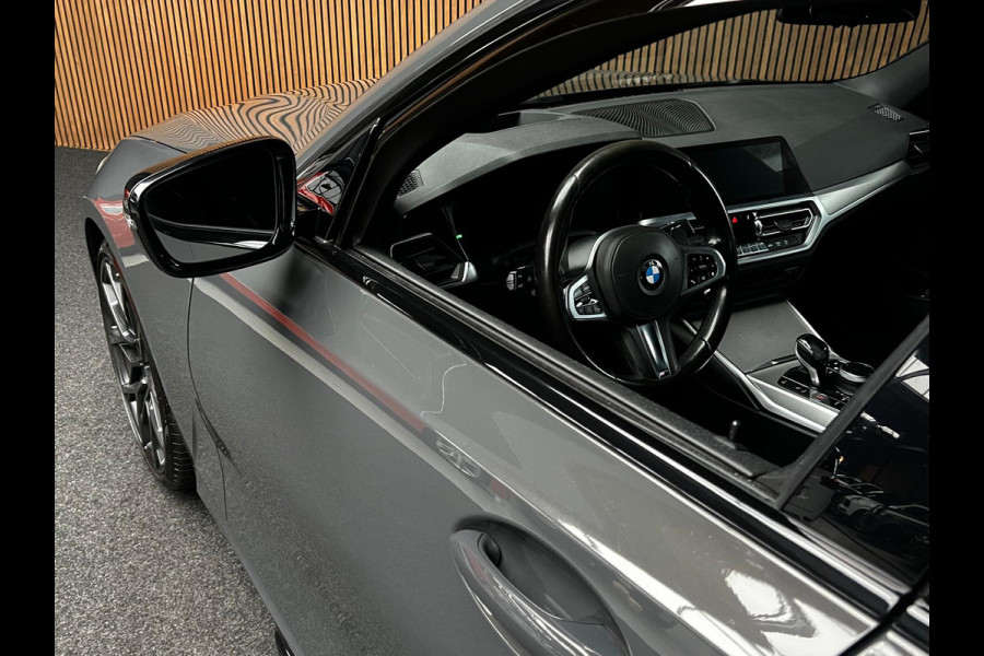 BMW 3-serie 320i M-sport Head Up Leer Navi PDC Virtual 20'' LM velgen Climate voor en achter Matrix