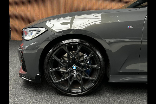 BMW 3-serie 320i M-sport Head Up Leer Navi PDC Virtual 20'' LM velgen Climate voor en achter Matrix