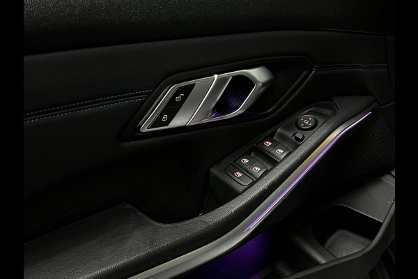 BMW 3-serie 320i M-sport Head Up Leer Navi PDC Virtual 20'' LM velgen Climate voor en achter Matrix