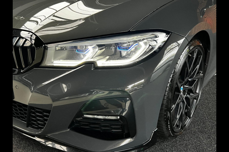 BMW 3-serie 320i M-sport Head Up Leer Navi PDC Virtual 20'' LM velgen Climate voor en achter Matrix