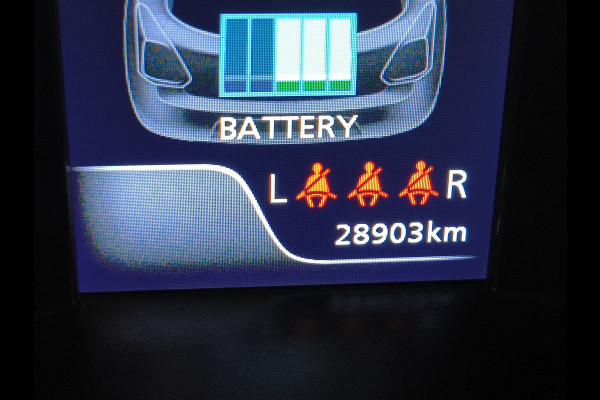 Suzuki Swift 1.2 Select Smart Hybrid uit 2023 Rijklaar + 12 maanden Bovag-garantie Henk Jongen Auto's in Helmond,  al 50 jaar service zoals 't hoort!