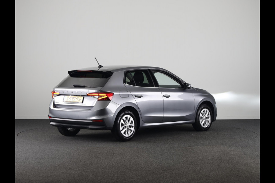 Škoda Fabia 1.0 TSI Business Edition 95 pk | Verlengde garantie | Navigatie via App | Parkeersensoren | Achteruitrijcamera | Stoelverwarming | Keyless |