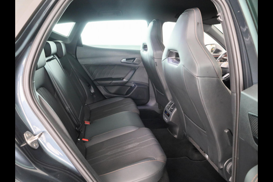 CUPRA Formentor 1.4 e-Hybrid VZ Performance 245 pk Automaat (DSG) | Navigatie | Parkeersensoren (Park assist) | Rondomzicht camera | Elektr. bestuurdersstoel met geheugen | Stoelverwarming |