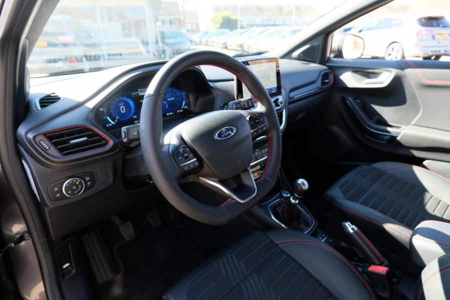 Ford Puma 1.0 EcoBoost Hybrid ST-Line X 125pk | Afnb. Trekhaak | Winterpack | Camera | Bang & Olufsen | Navigatie | Verlengde Fabrieksgarantie 03-2027 of 100.000km