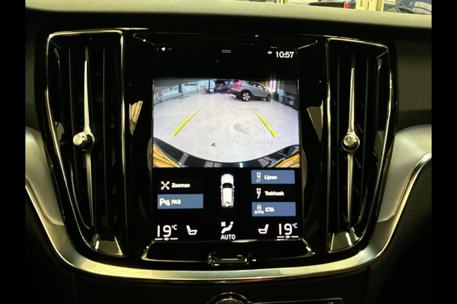 Volvo V60 2.0 T6 Recharge AWD Business Pro Cacao Leder 341pk ! | Skyroof | Trekhaak | Stoel- Stuur-, A-Bank verwarming | A-Camera