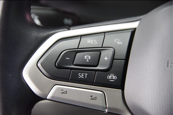 Volkswagen Transporter 2.0 TDI L2 BULLI DC-5P, AUT. LED, LEDER, TREKHAAK, STOELVERWARMING, ADAPT. CRUISE, DIGITAL COCKPIT, CAMERA, AIRCO, PARKEERSENSOR