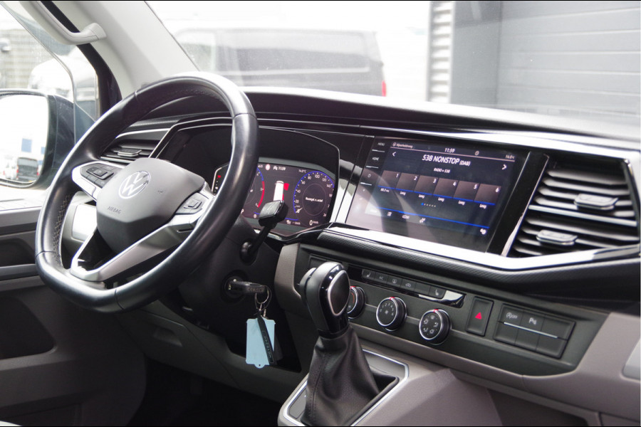 Volkswagen Transporter 2.0 TDI L2 BULLI DC-5P, AUT. LED, LEDER, TREKHAAK, STOELVERWARMING, ADAPT. CRUISE, DIGITAL COCKPIT, CAMERA, AIRCO, PARKEERSENSOR