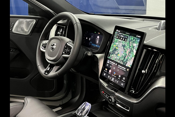 Volvo XC60 2.0 T8 Plug-in hybrid Ultra Black Edition *455Pk* | Luchtvering | Open dak | Massage | Bowers & Wilkins | Trekhaak | Adapt. cruise control