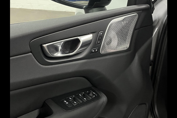 Volvo XC60 2.0 T8 Plug-in hybrid Ultra Black Edition *455Pk* | Luchtvering | Open dak | Massage | Bowers & Wilkins | Trekhaak | Adapt. cruise control