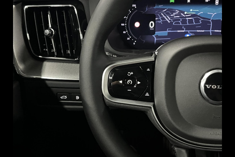 Volvo XC60 2.0 T8 Plug-in hybrid Ultra Black Edition *455Pk* | Luchtvering | Open dak | Massage | Bowers & Wilkins | Trekhaak | Adapt. cruise control