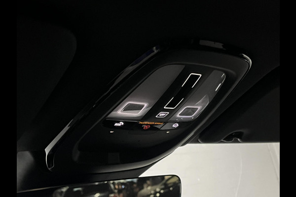 Volvo XC60 2.0 T8 Plug-in hybrid Ultra Black Edition *455Pk* | Luchtvering | Open dak | Massage | Bowers & Wilkins | Trekhaak | Adapt. cruise control