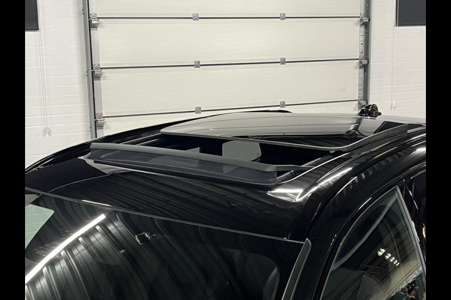 Volvo XC60 2.0 T8 Plug-in hybrid Ultra Black Edition *455Pk* | Luchtvering | Open dak | Massage | Bowers & Wilkins | Trekhaak | Adapt. cruise control